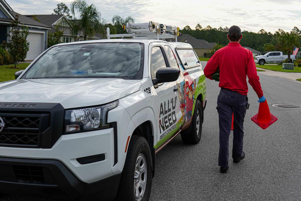 All U Need Pest Control St Augustine Technician and Truck