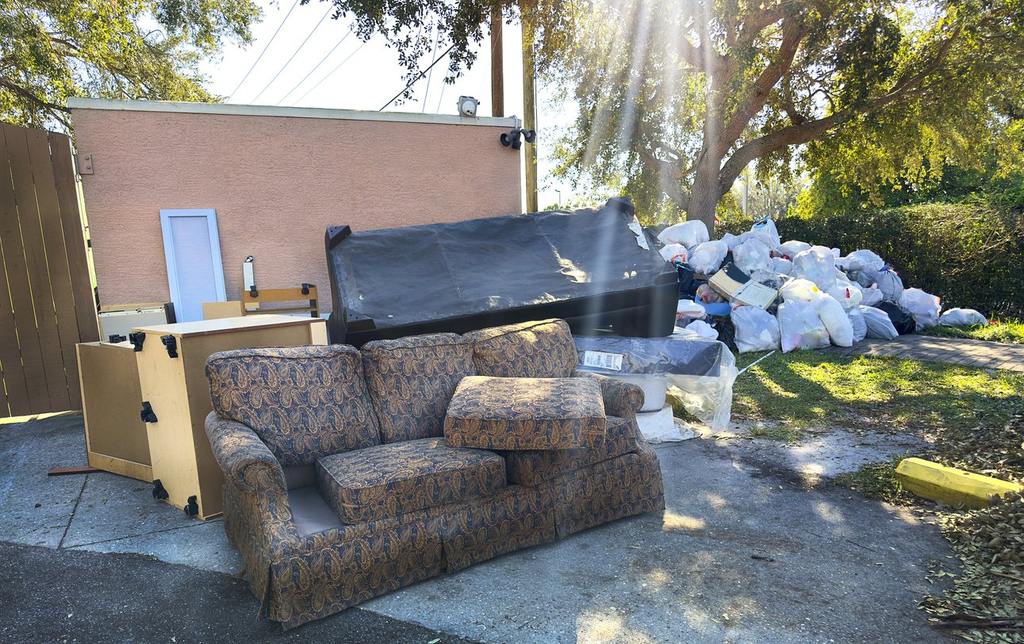 Why You Should Never Grab Furniture From the Side of the Road cover